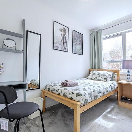 Guest Rooms Near City Centre & Dock Free Parking リヴァプール エクステリア 写真