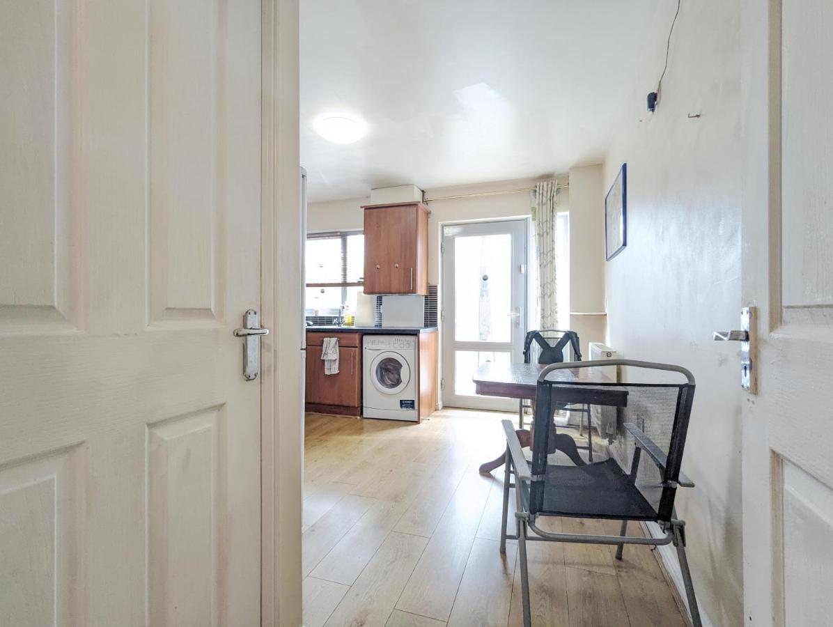 Guest Rooms Near City Centre & Dock Free Parking リヴァプール エクステリア 写真