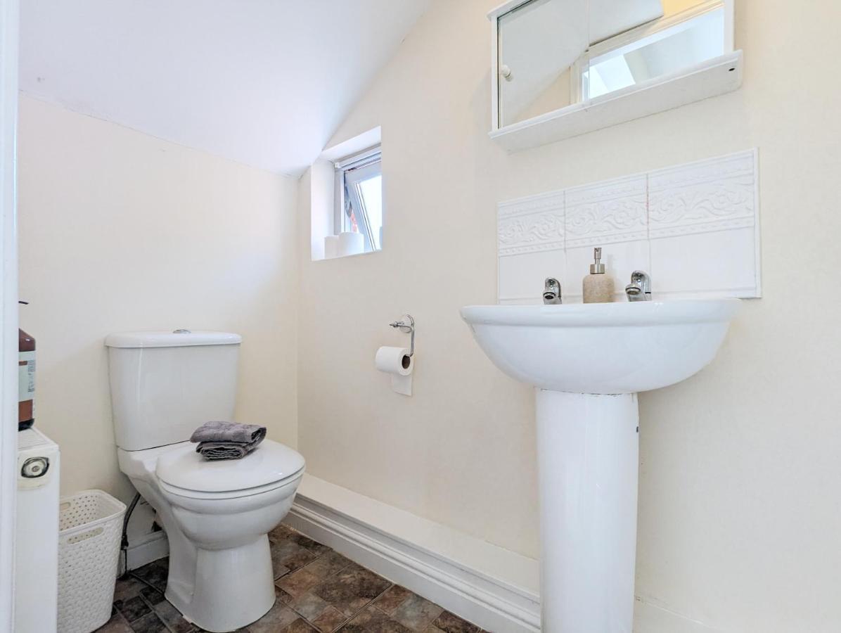 Guest Rooms Near City Centre & Dock Free Parking リヴァプール エクステリア 写真