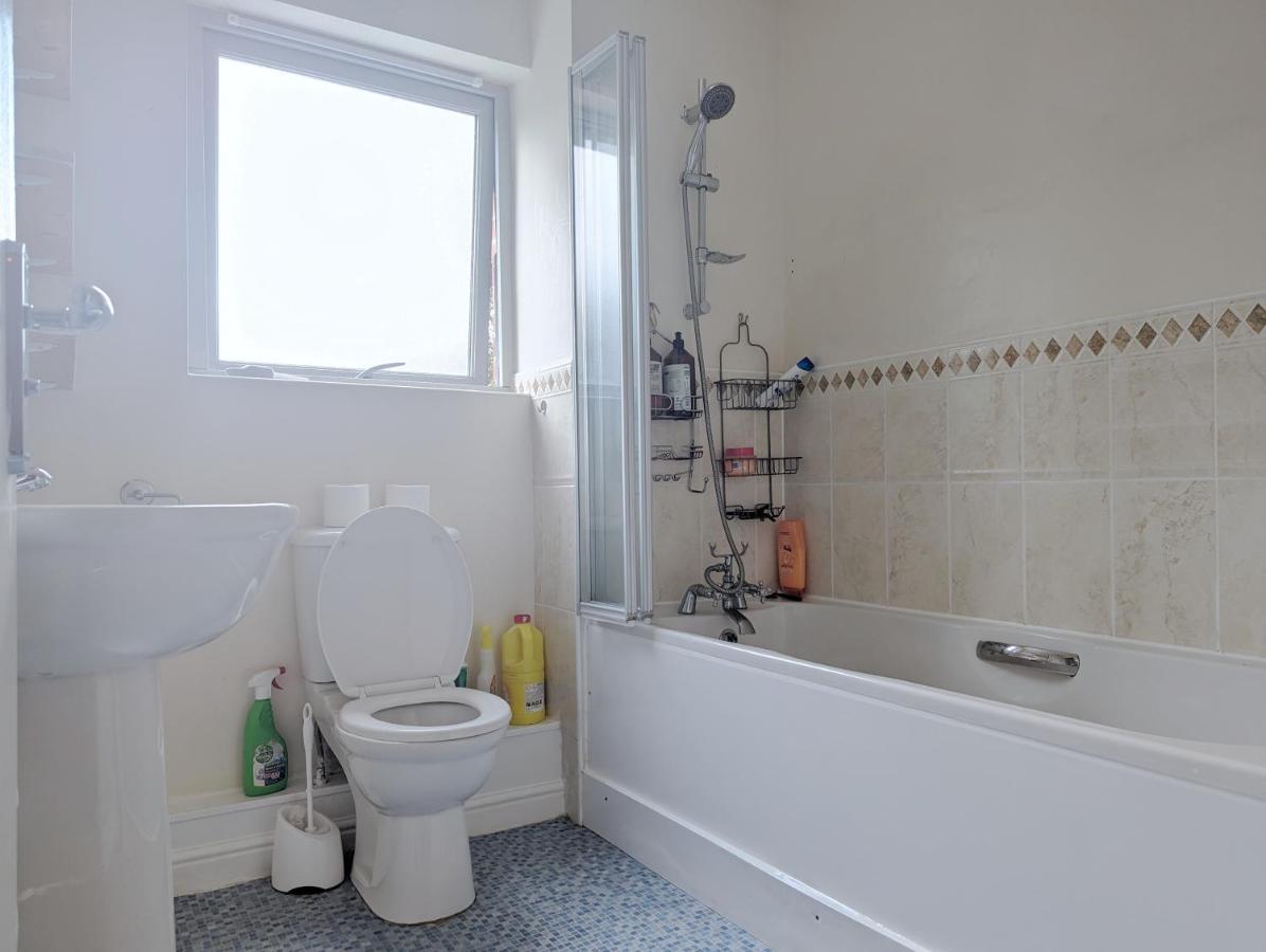 Guest Rooms Near City Centre & Dock Free Parking リヴァプール エクステリア 写真