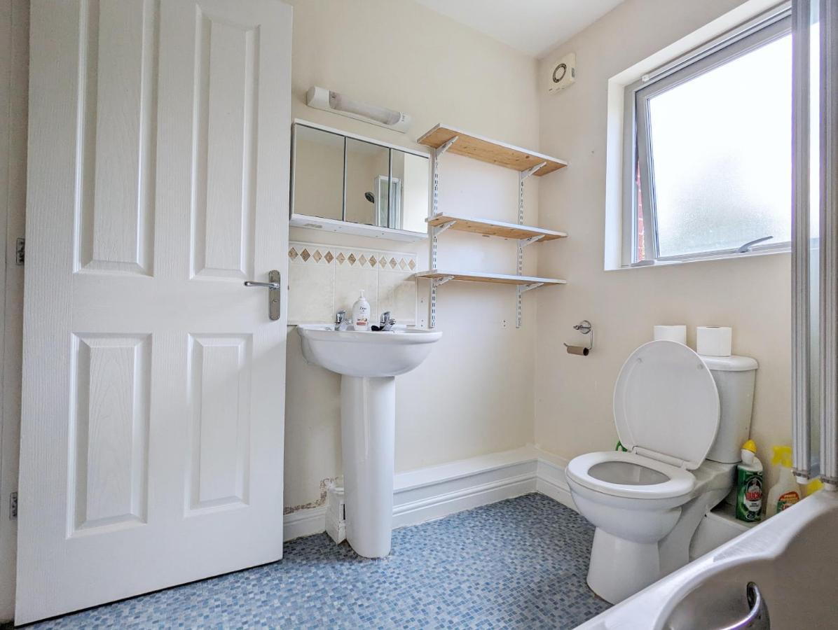 Guest Rooms Near City Centre & Dock Free Parking リヴァプール エクステリア 写真
