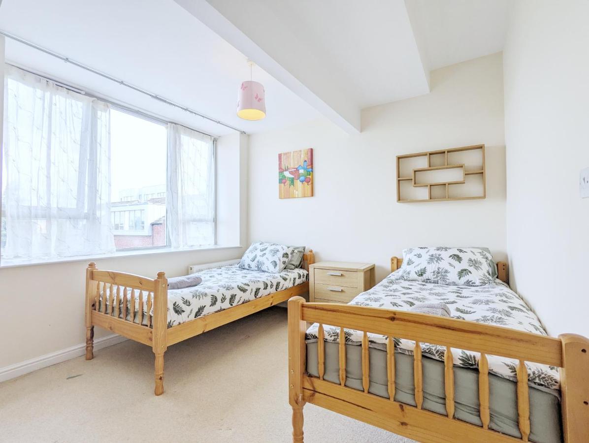 Guest Rooms Near City Centre & Dock Free Parking リヴァプール エクステリア 写真
