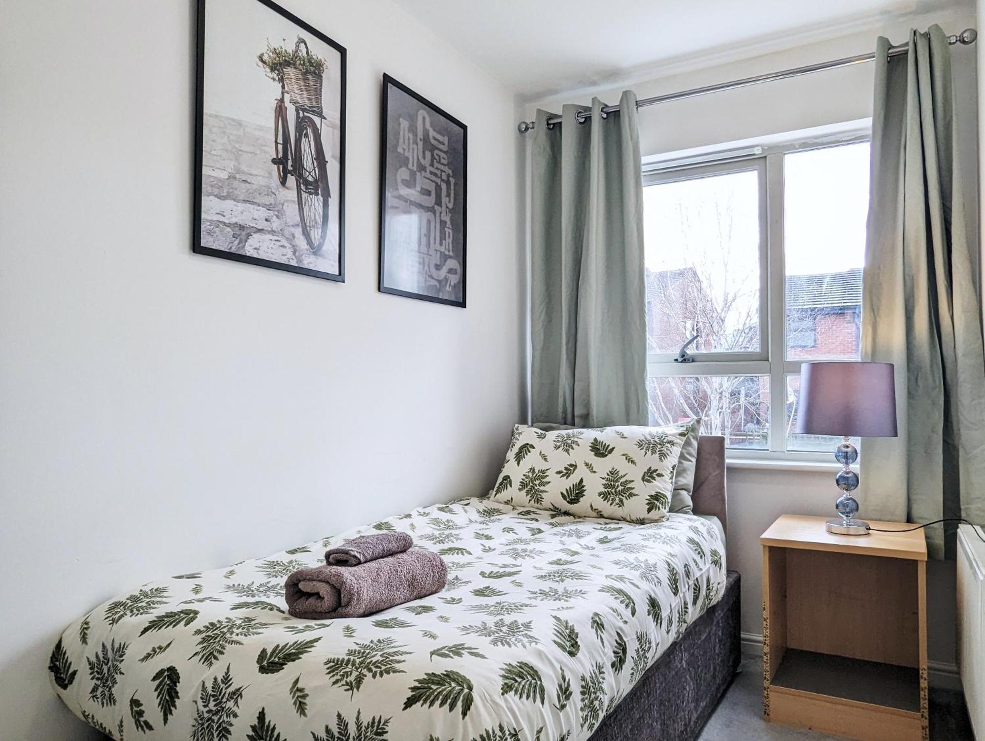 Guest Rooms Near City Centre & Dock Free Parking リヴァプール エクステリア 写真