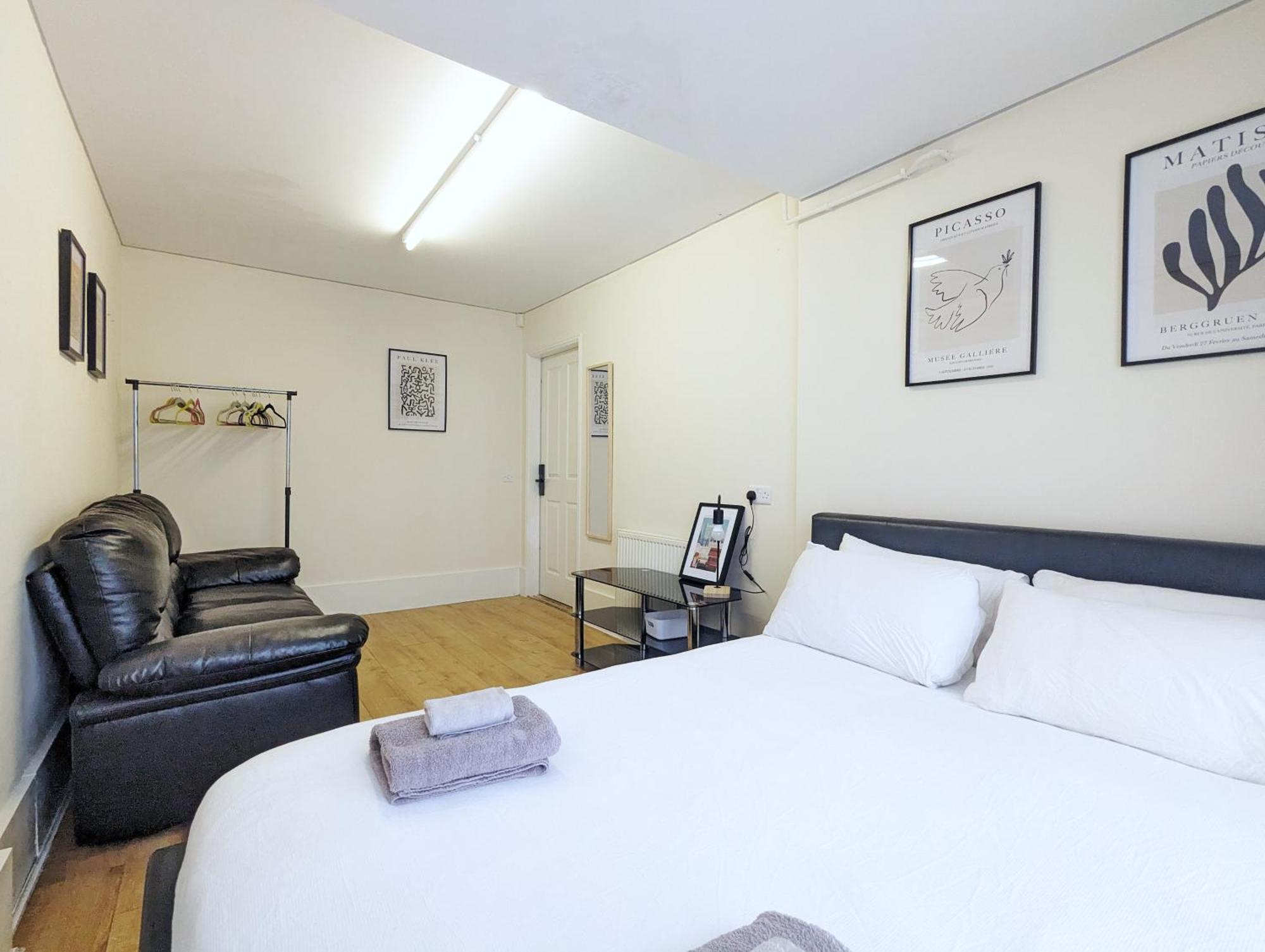 Guest Rooms Near City Centre & Dock Free Parking リヴァプール エクステリア 写真