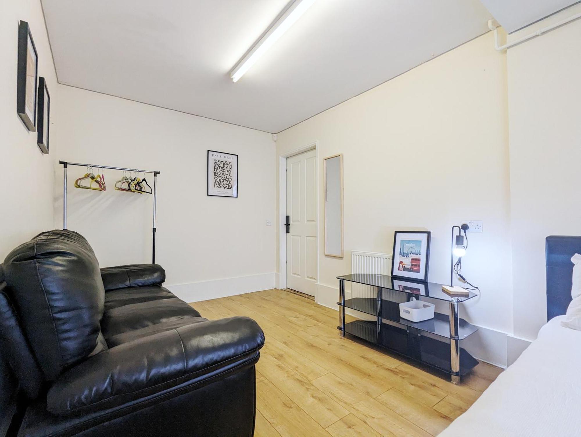 Guest Rooms Near City Centre & Dock Free Parking リヴァプール エクステリア 写真