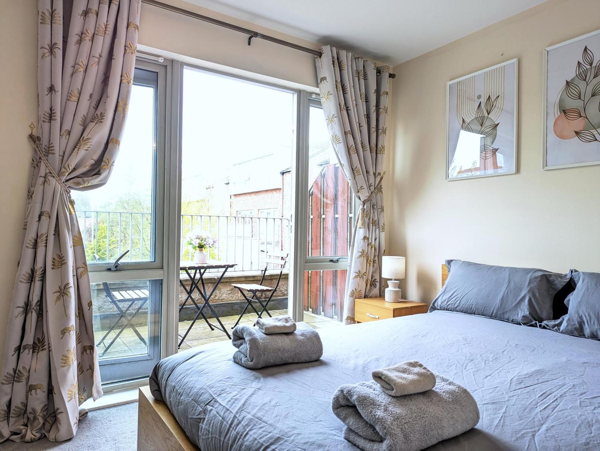 Guest Rooms Near City Centre & Dock Free Parking リヴァプール エクステリア 写真
