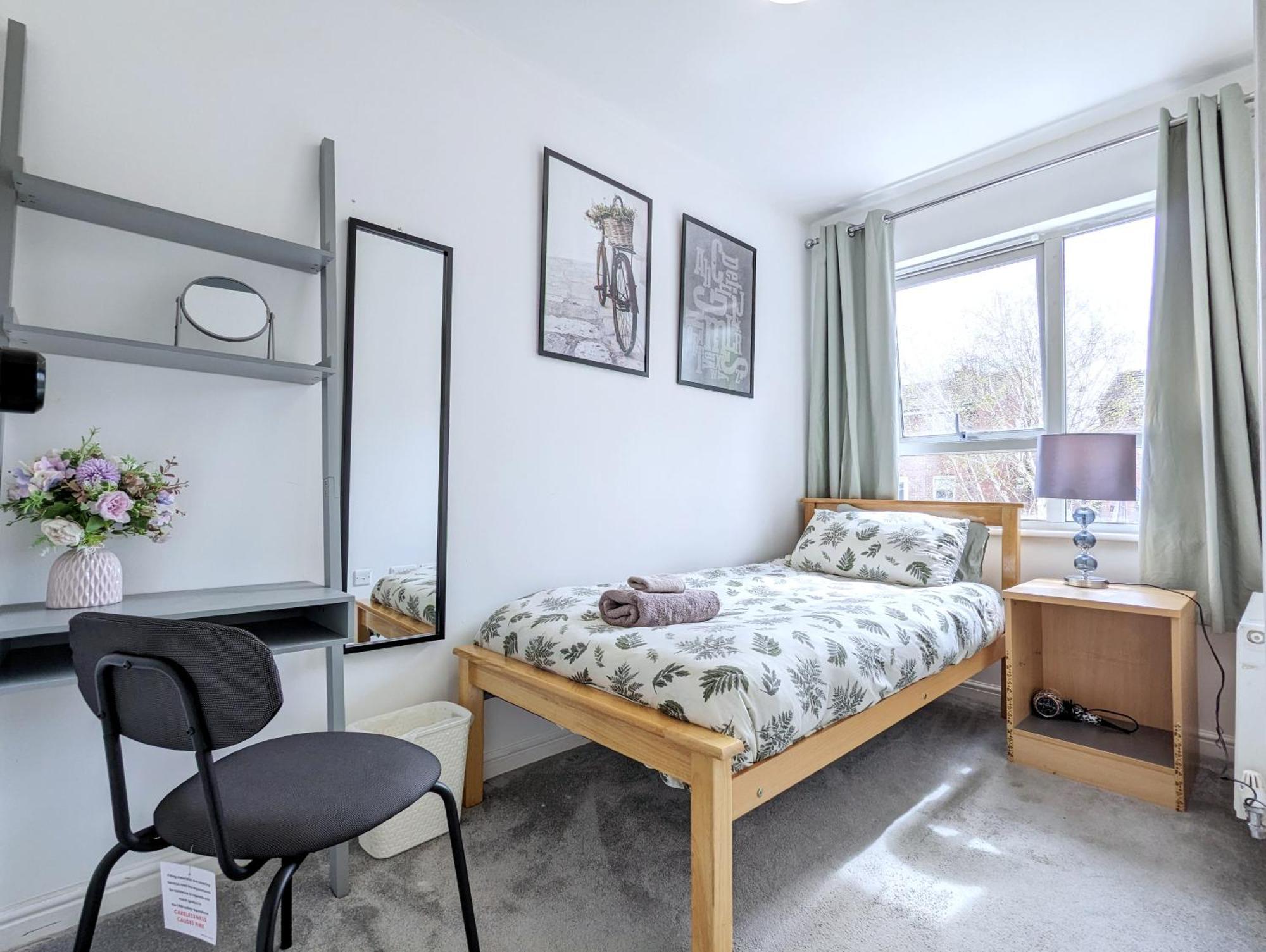 Guest Rooms Near City Centre & Dock Free Parking リヴァプール エクステリア 写真